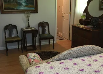 The Ashe Farm Bed & Breakfast hotel thumbnail 8