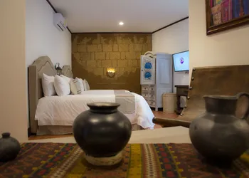 Casa de Adobe Gallery & Luxury Boutique hotel thumbnail 3
