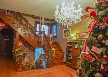Mathis House, A Victorian Bed & Breakfast and Tea Room at 600 Main hotel thumbnail 2