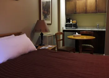 Aspen Village Inn hotel thumbnail 7