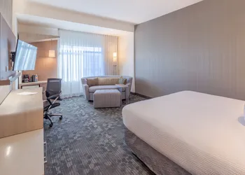 Courtyard by Marriott Chihuahua hotel thumbnail 8