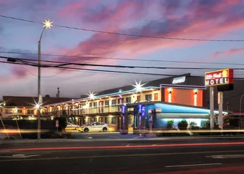 Orange Villa Park Motel hotel thumbnail 3
