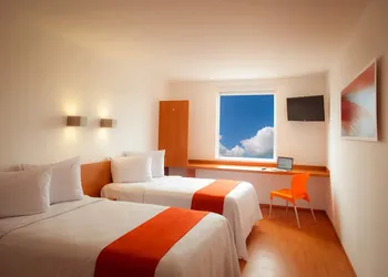 One Monclova Hotel hotel thumbnail 8