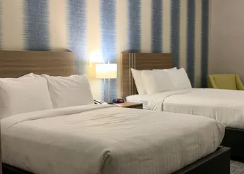 Meridian Inn & Suites Regina Airport hotel thumbnail 6