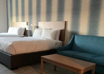 Meridian Inn & Suites Regina Airport hotel thumbnail 7