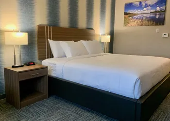 Meridian Inn & Suites Regina Airport hotel thumbnail 8