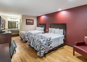 Red Roof Inn Buffalo, TX hotel thumbnail 6