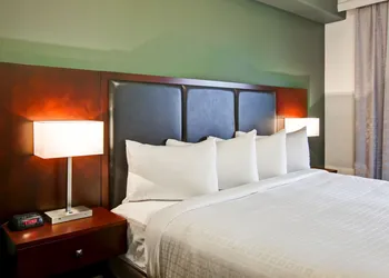 Chateau Nova Yellowknife hotel thumbnail 7