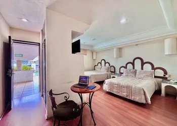 Global Express Puebla hotel thumbnail 6