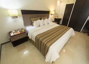 Ramada by Wyndham Hola Culiacan hotel thumbnail 8