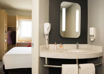 ibis Irapuato hotel thumbnail 8
