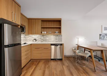 Element New York Wood Ridge hotel thumbnail 6