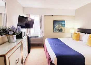 Western Lodge hotel thumbnail 3