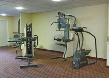 Express Airport Inn hotel thumbnail 8