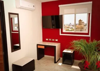 Hotel Leones hotel thumbnail 8
