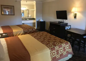Castaic Inn Near Six Flags Magic Mountain hotel thumbnail 4