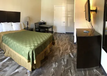 Castaic Inn Near Six Flags Magic Mountain hotel thumbnail 8