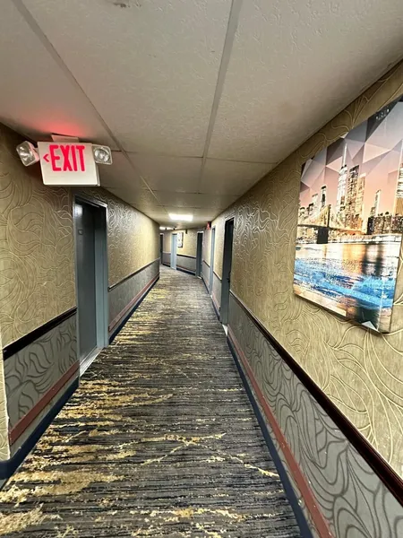 Townhouse Inn & Suites hotel detail image 2
