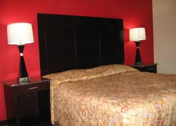 Townhouse Inn & Suites hotel thumbnail 3