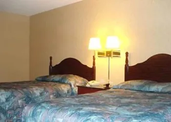 Townhouse Inn & Suites hotel thumbnail 5