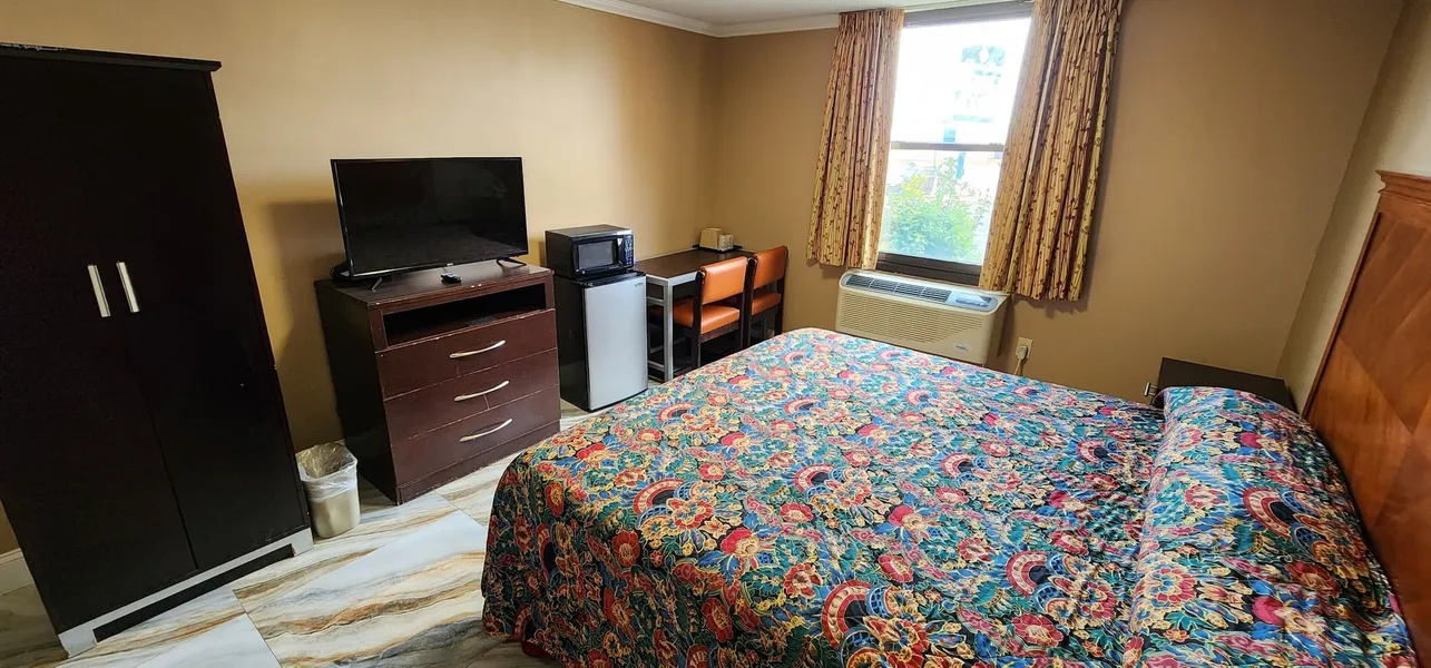 Townhouse Inn & Suites hotel detail image 6