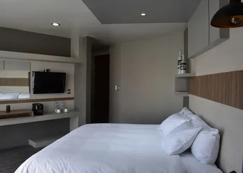 ESDUMA HK Hotel Pachuca hotel thumbnail 3