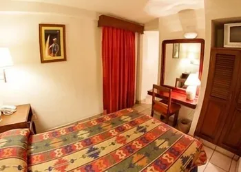 Hotel Calenda hotel thumbnail 2