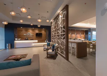 Microtel Inn & Suites by Wyndham San Luis Potosi hotel thumbnail 3