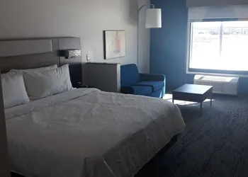 Holiday Inn Express & Suites Jackson by IHG hotel thumbnail 5