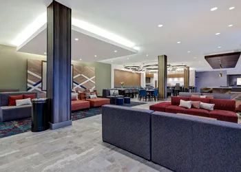 Hilton Garden Inn Cedar Rapids hotel thumbnail 2