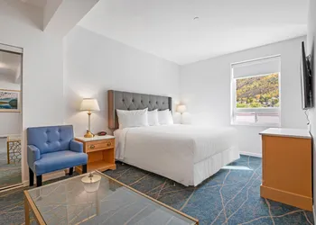 Crown Columbia Hotel, BW Premier Collection hotel thumbnail 8