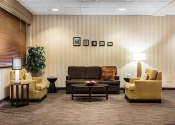 Quality Suites Lake Wright - Norfolk Airport hotel thumbnail 3