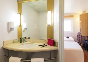 ibis Juarez Consulado hotel thumbnail 6