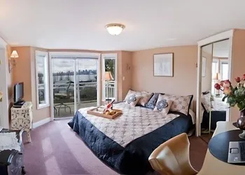 Ocean Breeze B&B hotel thumbnail 4