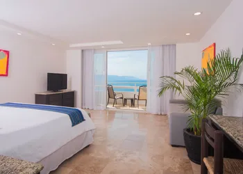 Delfin Beachfront Resort – Downtown Puerto Vallarta Optional All-Inclusive hotel thumbnail 3