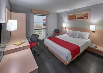 City Express by Marriott Torreón hotel thumbnail 3
