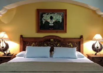 Hotel Suites Flamboyanes hotel thumbnail 8