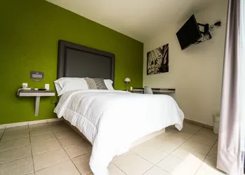 Hotel Suites Regina hotel thumbnail 5