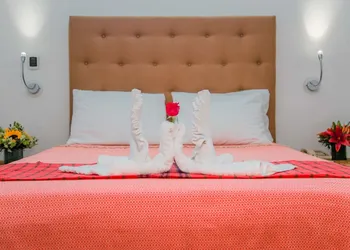 Los Milagros Hotel hotel thumbnail 6