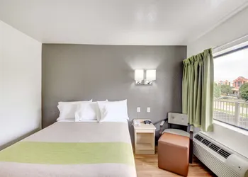 Studio 6 Midwest City, OK - Oklahoma City hotel thumbnail 3
