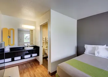 Studio 6 Midwest City, OK - Oklahoma City hotel thumbnail 6