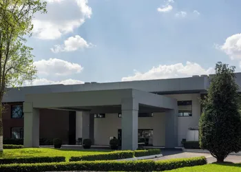 Courtyard by Marriott Toluca Airport hotel thumbnail 3