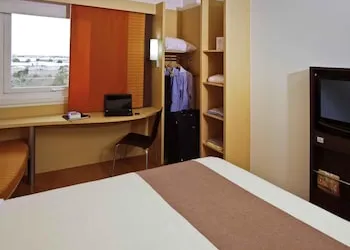 ibis San Luis Potosi hotel thumbnail 4