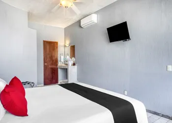 Hotel Guadalajara Express hotel thumbnail 8