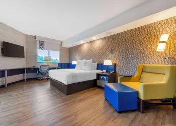 GLō Best Western Kanata Ottawa West hotel thumbnail 5