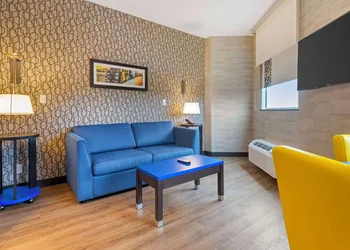 GLō Best Western Kanata Ottawa West hotel thumbnail 6