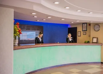 Aranzazu Plaza Kristal Aguascalientes hotel thumbnail 3