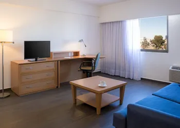 Fiesta Inn Express Chihuahua hotel thumbnail 3