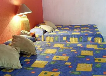 El Tropicano hotel thumbnail 6