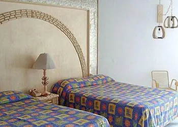 El Tropicano hotel thumbnail 8